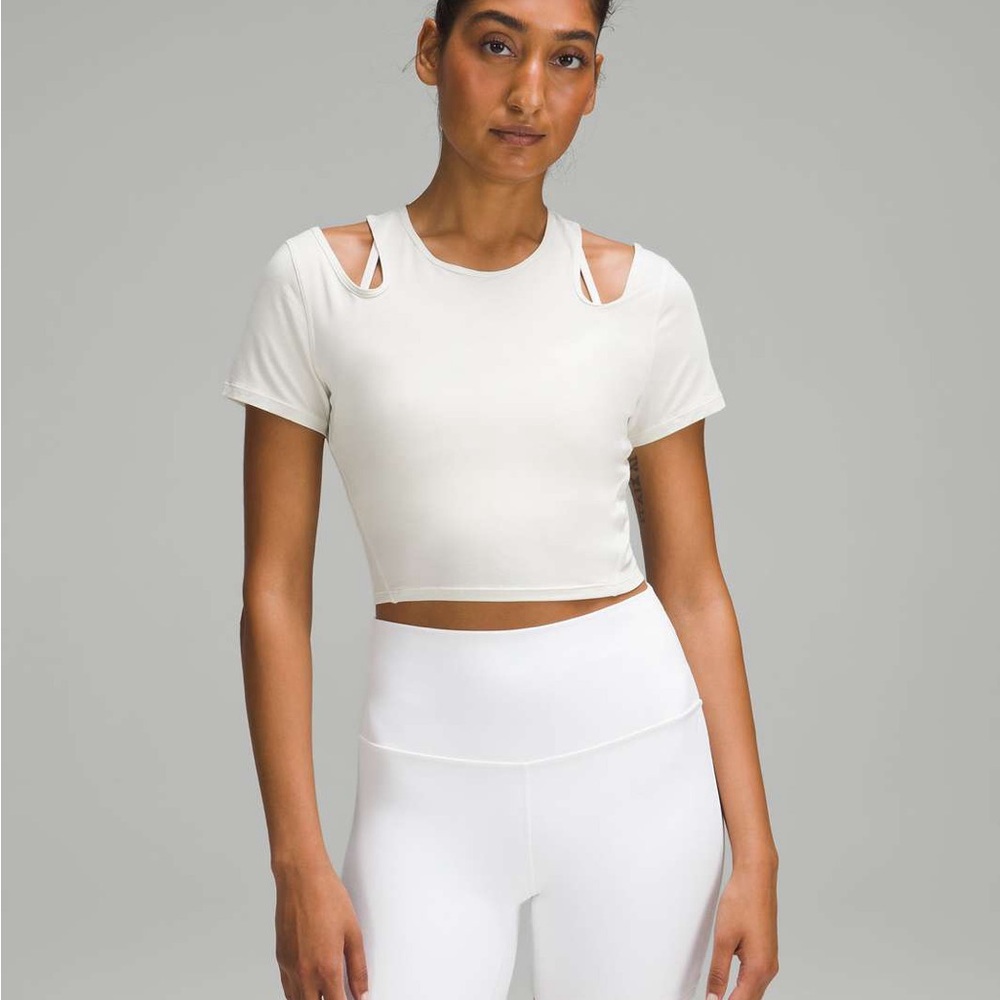 Lululemon cut out shoulder top